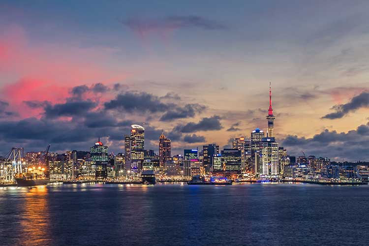 Top 10 Beaches in Auckland | Hotel Accommodation | Scenic Group